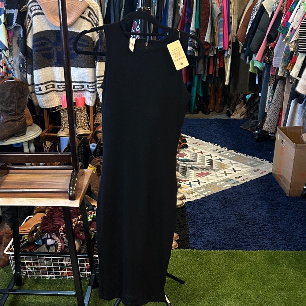 Popilush NWT Sleek Black Sleeveless Dress